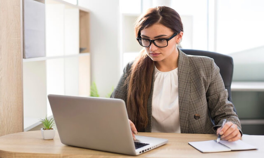 Which HR systems provide granular analytics for each business unit?
